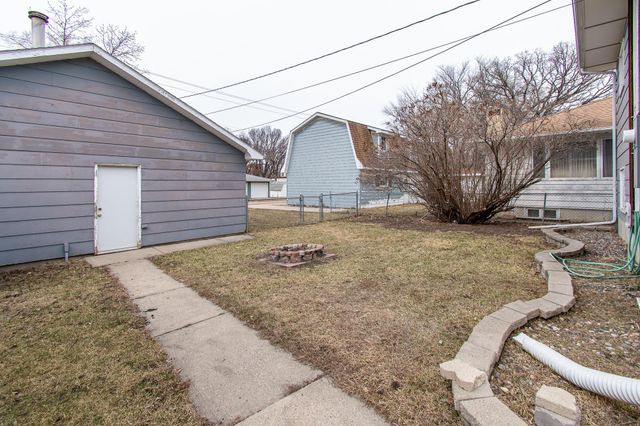 1530 11th Street N, Fargo, ND 58102