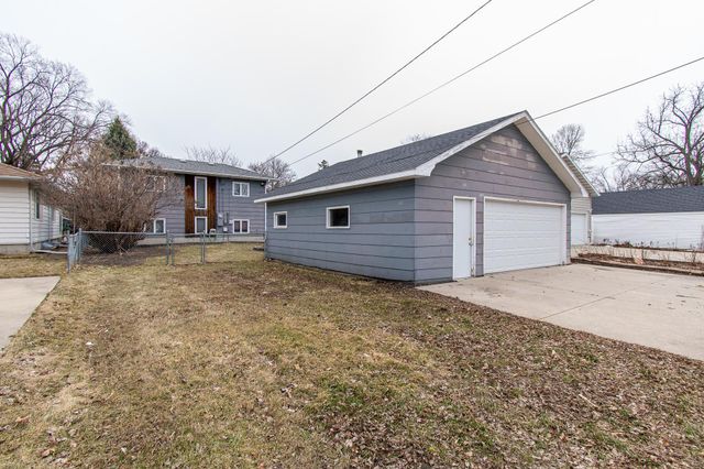 1530 11th Street N, Fargo, ND 58102