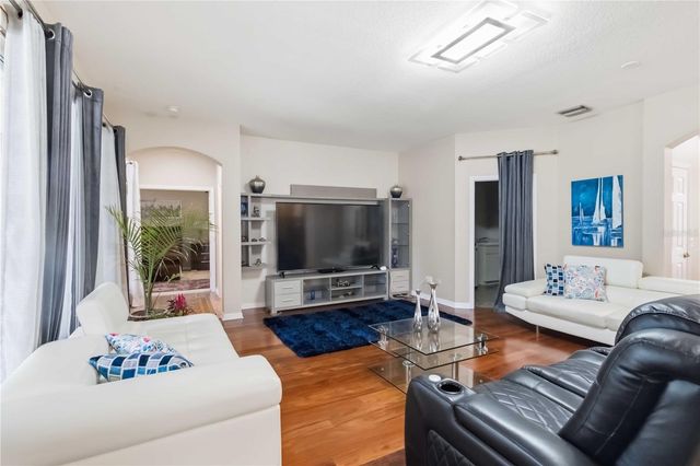 10436 CANARY ISLE DRIVE, Tampa, FL 33647
