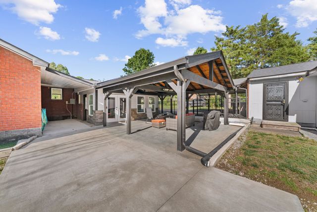 608 Vinson Dr, Nashville, TN 37217