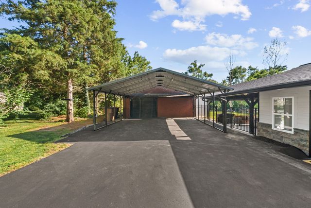 608 Vinson Dr, Nashville, TN 37217