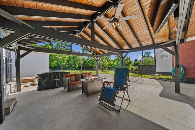 608 Vinson Dr, Nashville, TN 37217