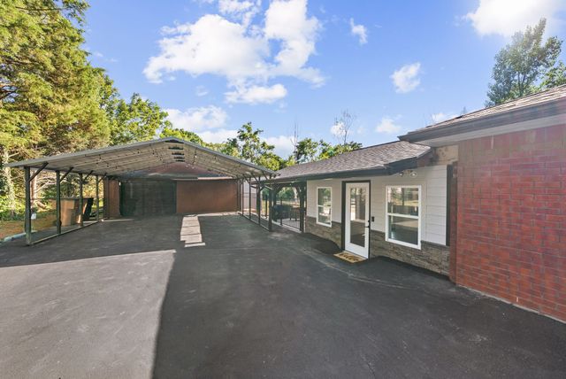 608 Vinson Dr, Nashville, TN 37217