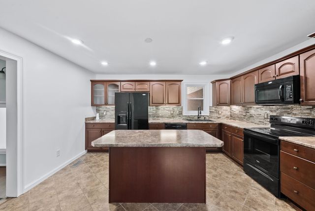 608 Vinson Dr, Nashville, TN 37217