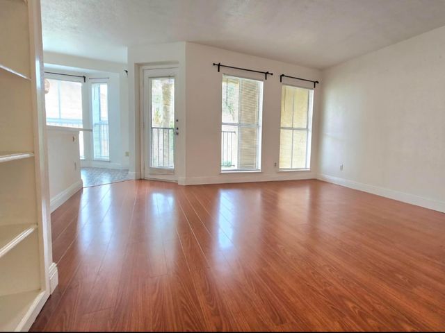 977 Riverside Drive 220, Coral Springs, FL 33071