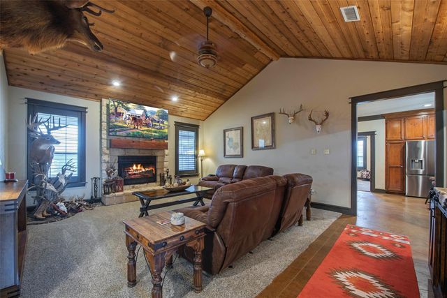 4 Willow Creek, Huntsville, TX 77340