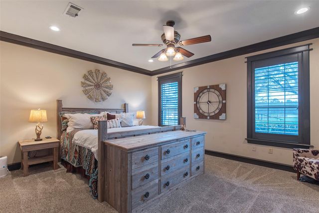 4 Willow Creek, Huntsville, TX 77340