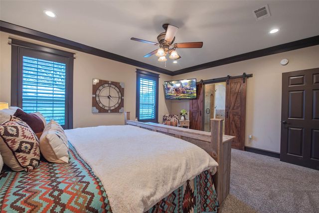 4 Willow Creek, Huntsville, TX 77340