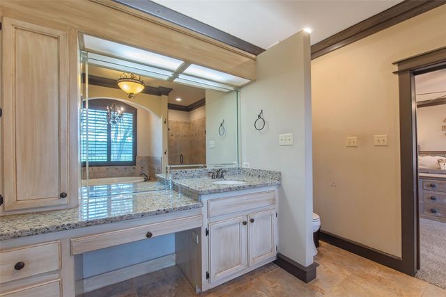 4 Willow Creek, Huntsville, TX 77340