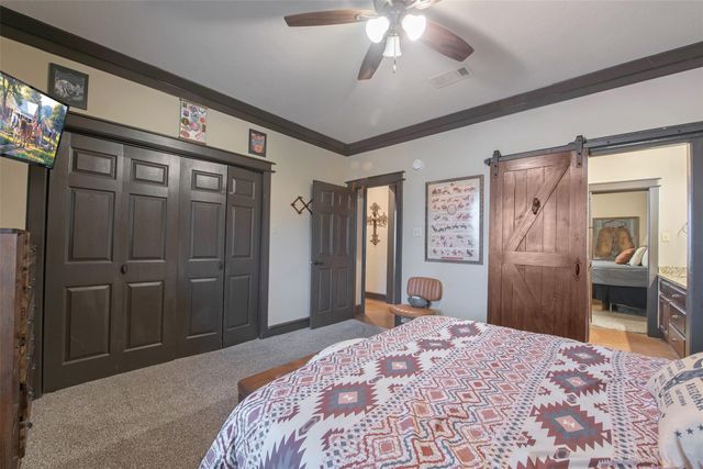 4 Willow Creek, Huntsville, TX 77340