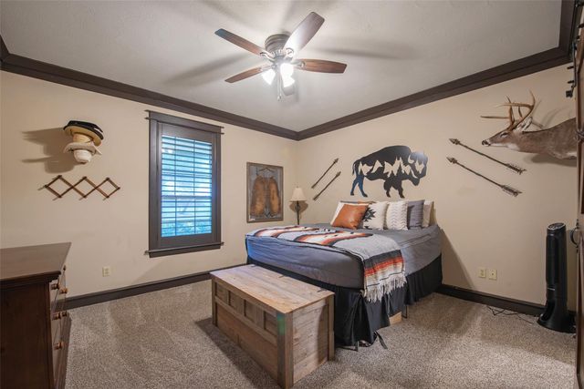 4 Willow Creek, Huntsville, TX 77340