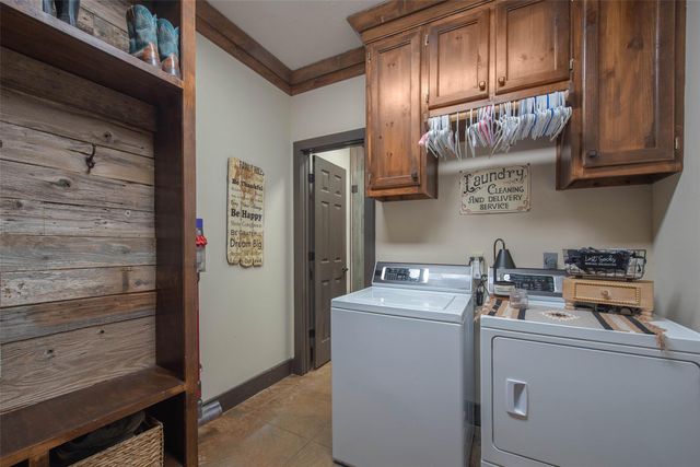 4 Willow Creek, Huntsville, TX 77340