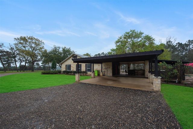 4 Willow Creek, Huntsville, TX 77340