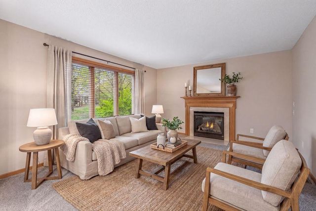 607 Carver Bluffs Parkway, Carver, MN 55315