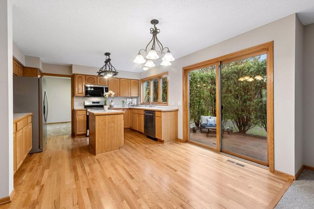 607 Carver Bluffs Parkway, Carver, MN 55315