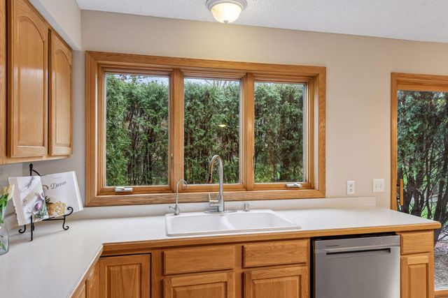 607 Carver Bluffs Parkway, Carver, MN 55315
