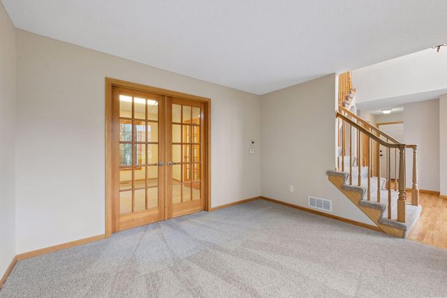 607 Carver Bluffs Parkway, Carver, MN 55315