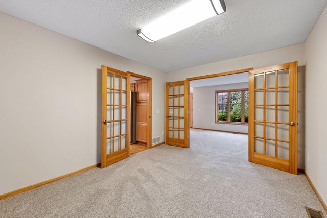 607 Carver Bluffs Parkway, Carver, MN 55315