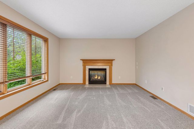 607 Carver Bluffs Parkway, Carver, MN 55315