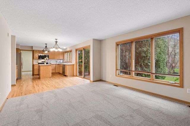 607 Carver Bluffs Parkway, Carver, MN 55315