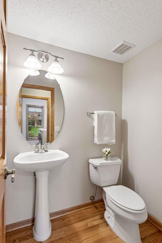 607 Carver Bluffs Parkway, Carver, MN 55315