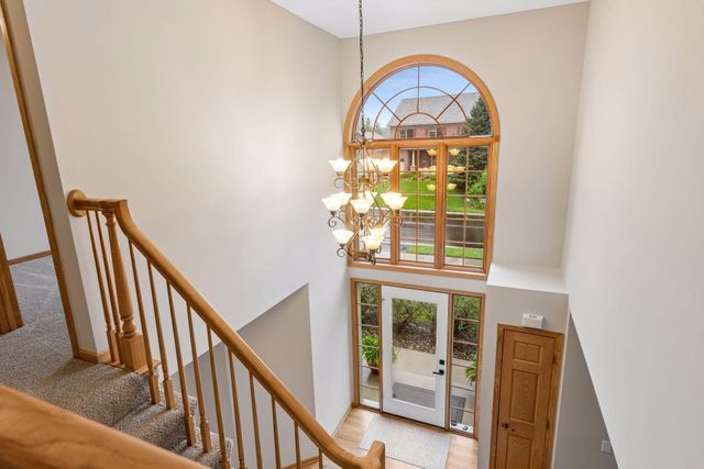 607 Carver Bluffs Parkway, Carver, MN 55315