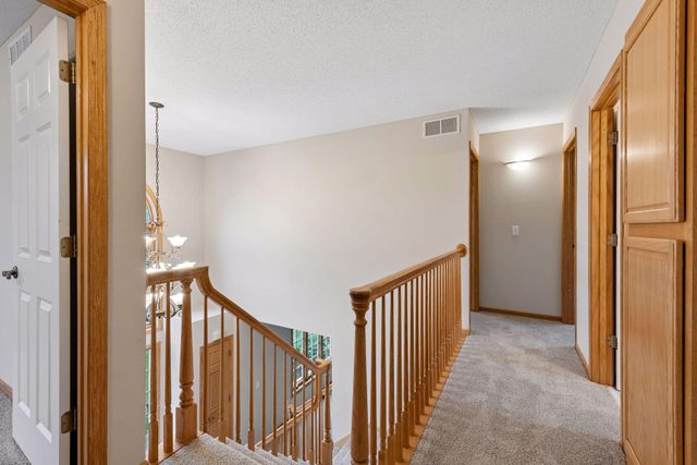 607 Carver Bluffs Parkway, Carver, MN 55315
