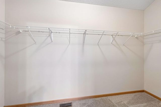 607 Carver Bluffs Parkway, Carver, MN 55315