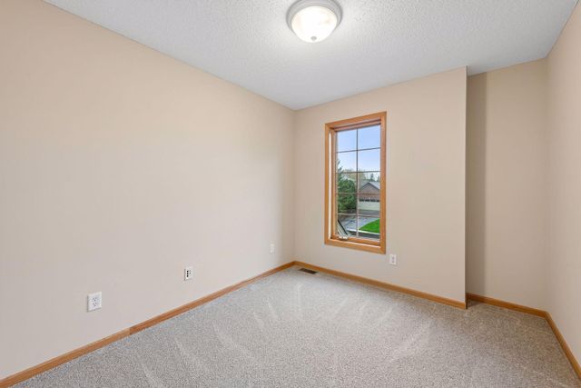 607 Carver Bluffs Parkway, Carver, MN 55315