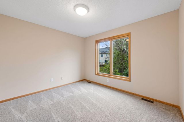 607 Carver Bluffs Parkway, Carver, MN 55315