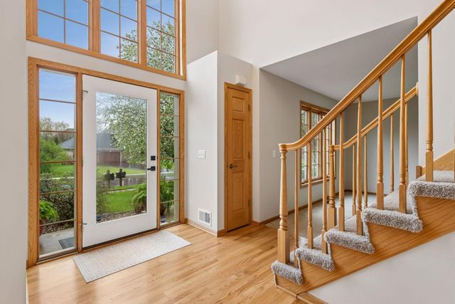 607 Carver Bluffs Parkway, Carver, MN 55315