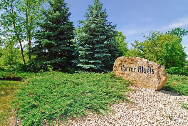 607 Carver Bluffs Parkway, Carver, MN 55315