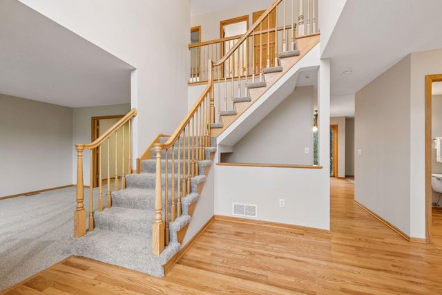607 Carver Bluffs Parkway, Carver, MN 55315