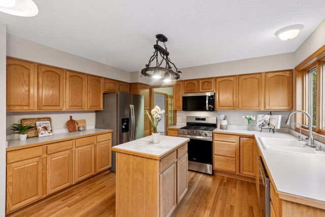 607 Carver Bluffs Parkway, Carver, MN 55315