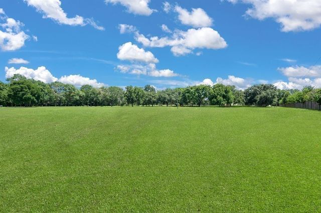 7007 Meadowview Estates Courts, Sugar Land, TX 77479