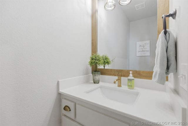 825 N 89th Street, Broken Arrow, OK 74014