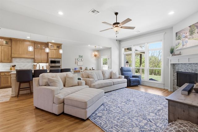 825 N 89th Street, Broken Arrow, OK 74014