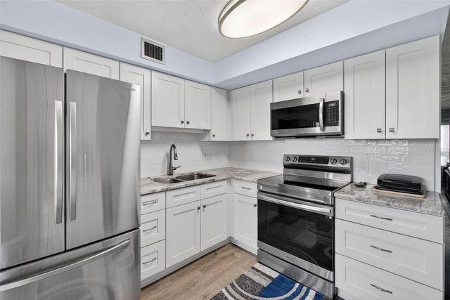 2021 AUSTRALIA WAY W 39, Clearwater, FL 33763