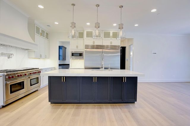 12606 NEWGATE RD, Rockville, MD 20850