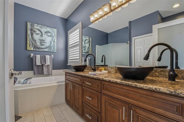 1320 LINDENWOOD DRIVE, Tarpon Springs, FL 34688