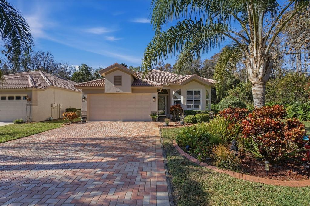 1320 LINDENWOOD DRIVE, Tarpon Springs, FL 34688