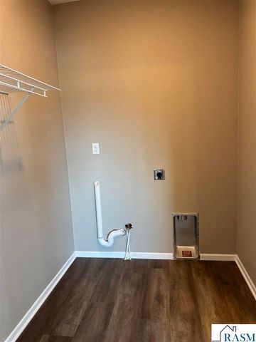 1905 Bluestem Drive, Mankato, MN 56001