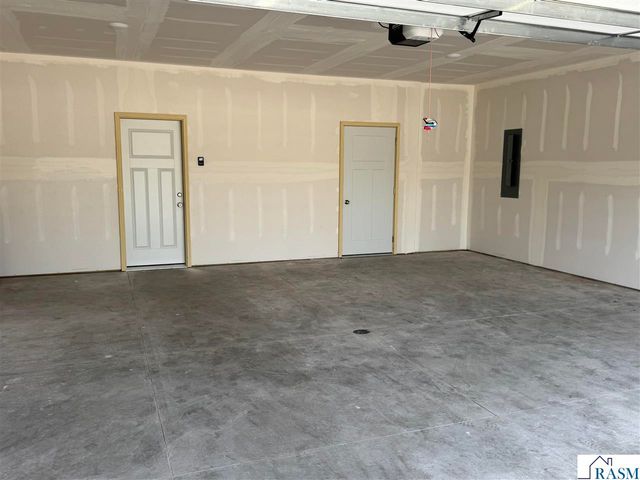 1905 Bluestem Drive, Mankato, MN 56001