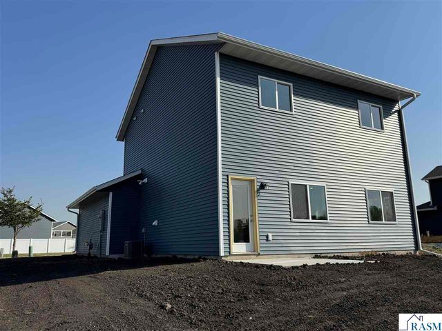 1905 Bluestem Drive, Mankato, MN 56001