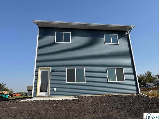 1905 Bluestem Drive, Mankato, MN 56001