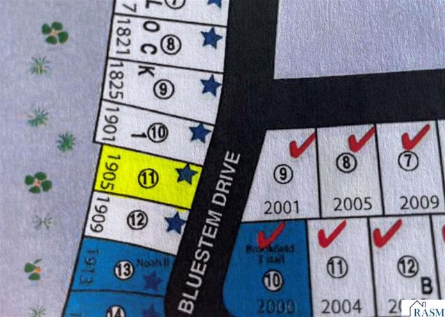 1905 Bluestem Drive, Mankato, MN 56001