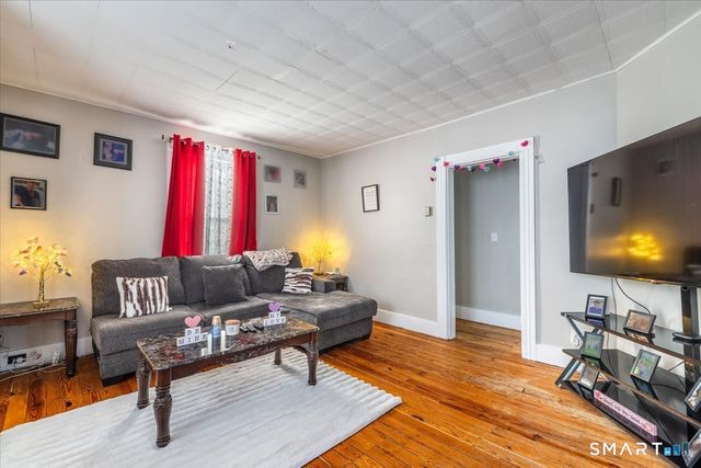 25 Westfield Avenue, Bridgeport, CT 06606