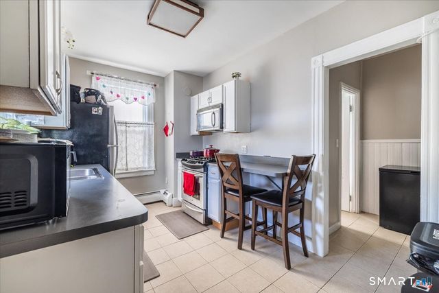 25 Westfield Avenue, Bridgeport, CT 06606