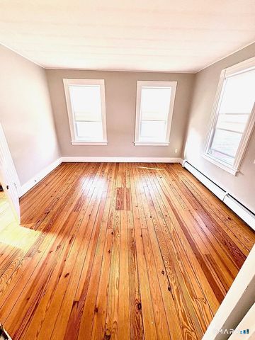 25 Westfield Avenue, Bridgeport, CT 06606