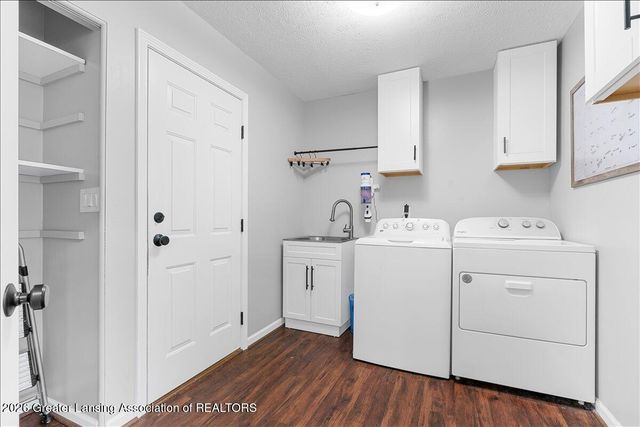 5554 Earliglow Lane, Haslett, MI 48840